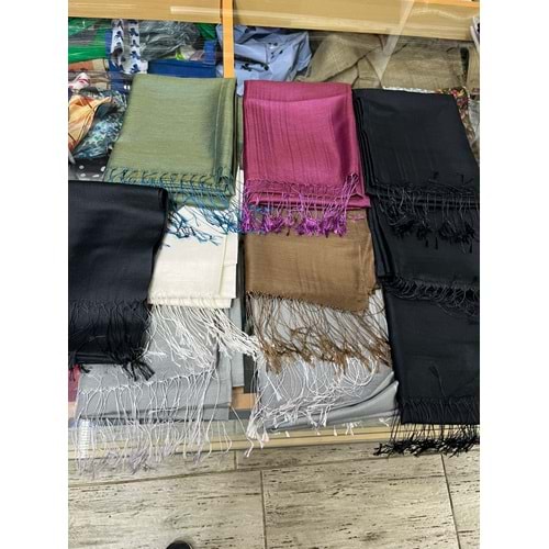 4 Adet Kaşmir&10 Adet Düz İpek Şal&6 Adet Çift Taraflı Şal
